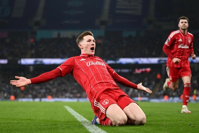 Elliot Anderson chói sáng ở trận đấu Man City vs Nottingham